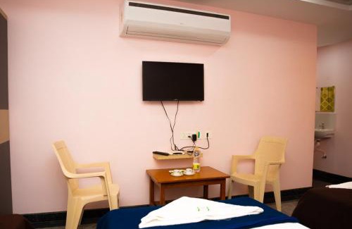 Thanjavur Hotel | Hotel Sri Shanmuga