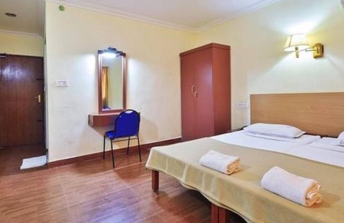 Shenoys Hotel | Hotel Srinivas