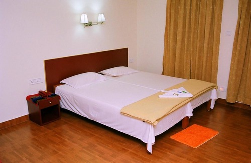 Shenoys Hotel | Hotel Srinivas