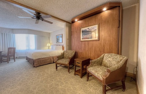 Crested Butte Hotel | Hotel Suite with Kitchenette, Great on Mountain Location, Indoor/Outdoor Pool