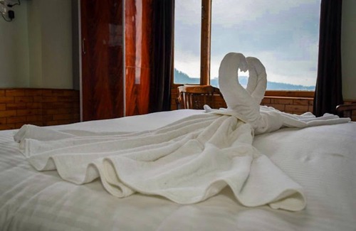 Theog Hotel | Hotel Taj View