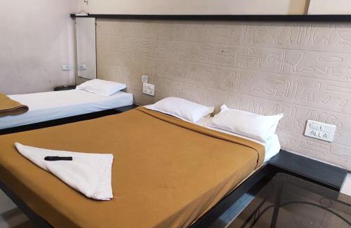 Kolhapur Hotel | Hotel Tanwani Lodging- Entrance of Kolhapur