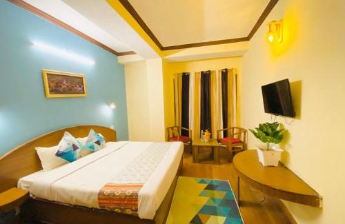 Shimla Hotel | Hotel Tara INN with terrace and mountain view