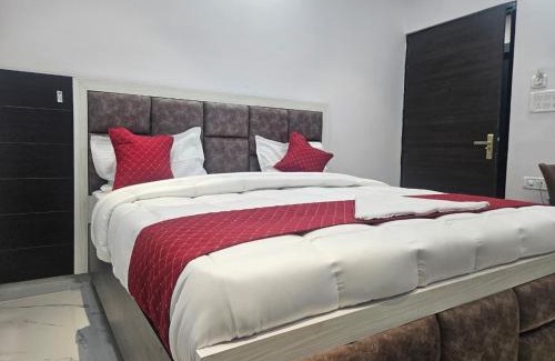 Varanasi Hotel | Hotel The PrabhaVati Palace Near Kashi Vishwanath Temple