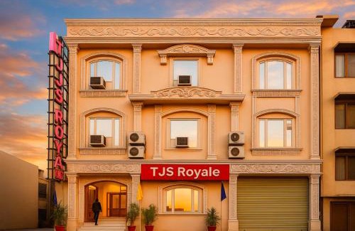 Karol Bagh Hotel | Hotel TJS Royale, Karol Bagh, 2 Mins from Metro