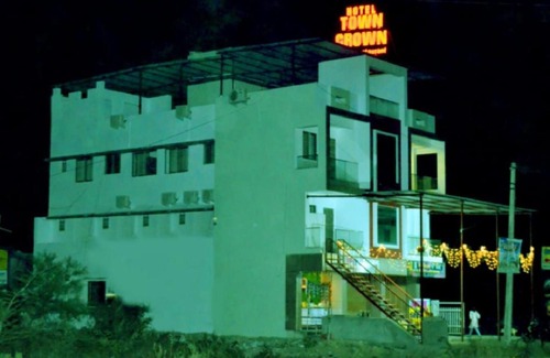 Hinganghat Hotel | Hotel Town Crown ,Hinganghat Maharashtra