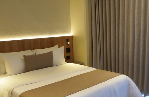 Sabaneta Hotel | Hotel Tres Altares Sabaneta