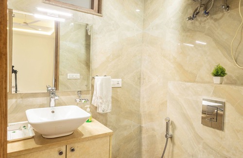 Karol Bagh Hotel | Hotel Tripple Tree