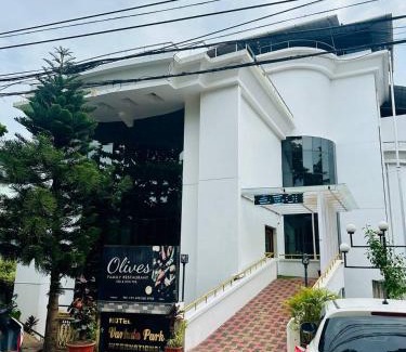 Varkala Hotel | Hotel Varkala Park INTERNATIONAL ' LivNStay