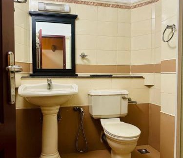 Varkala Hotel | Hotel Varkala Park INTERNATIONAL ' LivNStay
