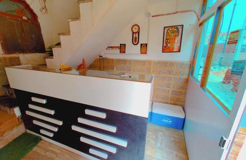 Faizabad Hotel | Hotel Vasudeva Palace Near Ram Janam Bhumi