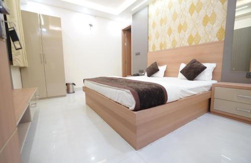 Mathura Hotel | Hotel Vatika Royal