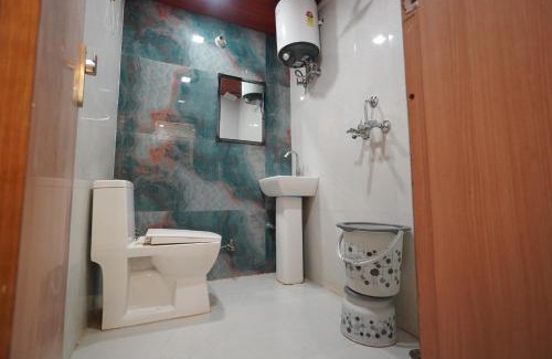 Mathura Hotel | Hotel Vatika Royal