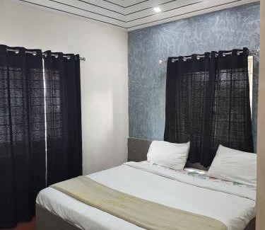 Vadanemelli Hotel | Hotel Velvora