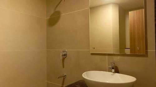 Gandhipuram Hotel | Hotel Vintage Classic
