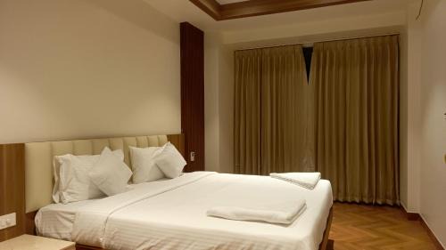 Gandhipuram Hotel | Hotel Vintage Classic