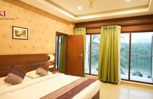 Kuttampuzha Resort | HOTEL VKJ INTERNATIONAL
