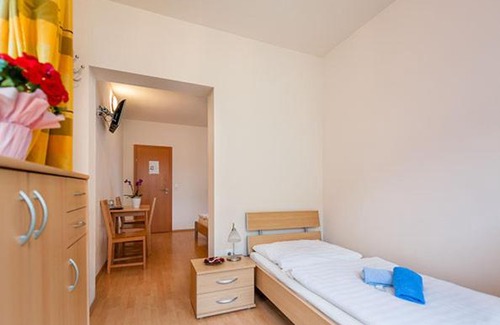 Ebreichsdorf Hotel | Hotel Waitz -Self Check In