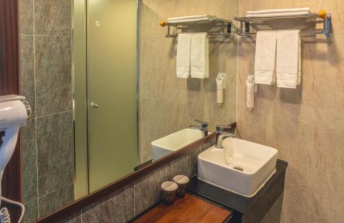 Yeon-dong Hotel | Hotel With City