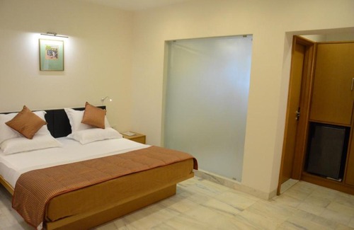 Sayajiganj Hotel | Hotel Yuvraj