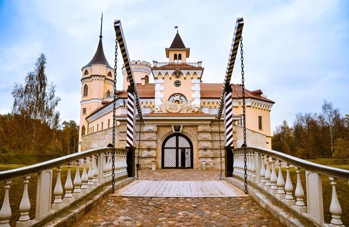 Pavlovsk Hotel | Hotel Zamok BIP