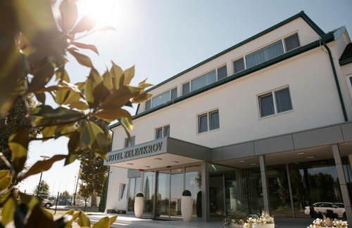 Cepin Hotel | Hotel Zelenkrov