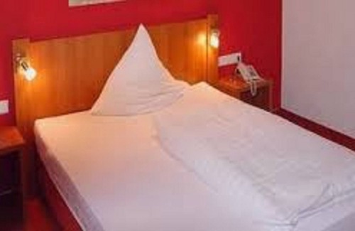 Barmen Hotel | Hotel zur Krone Garni