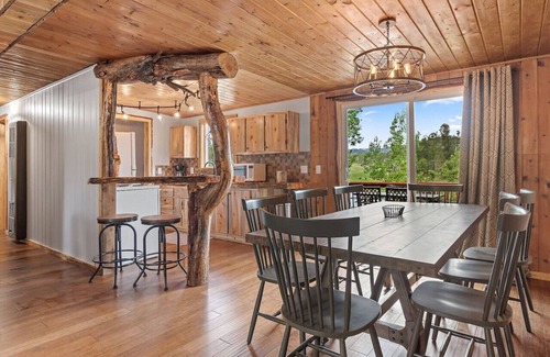 Custer Apartment | Hottub Hideaway: Firepit + Sauna + Views + Wildlife
