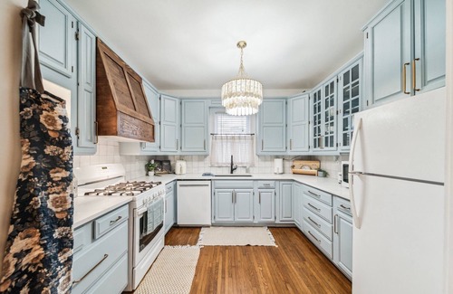 Downtown Tulsa House | Hottub, Pool Table, Basketball, Firepit, Sleeps 8