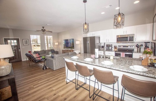 Oxford Cottage | Hotty Toddy Hideaway - Modern Cottage!
