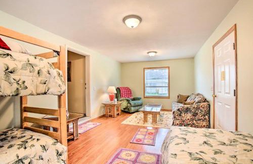 Houghton Lake House | Houghton Lake Family Getaway with Fire Pit!