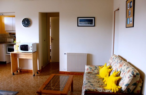 Houlgate Apartment | Houlgate, lovely 3-bedroom apartment, 55M², 300m from the sea and town center.