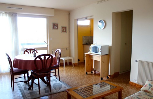 Houlgate Apartment | Houlgate, lovely 3-bedroom apartment, 55M², 300m from the sea and town center.
