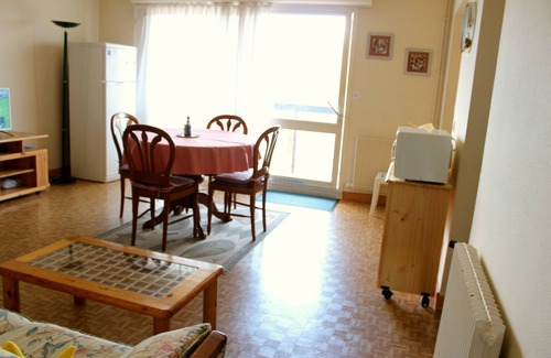 Houlgate Apartment | Houlgate, lovely 3-bedroom apartment, 55M², 300m from the sea and town center.