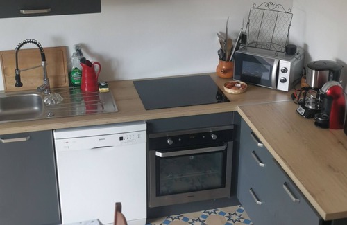 Coucy-le-Chateau-Auffrique House | House with castle view