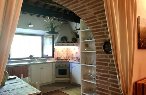 Guardistallo Apartment | Hous Malerin with sea view, fenced garden - by ToscanaTour