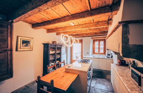 Poppi House | House 11 of the Village of Lierna