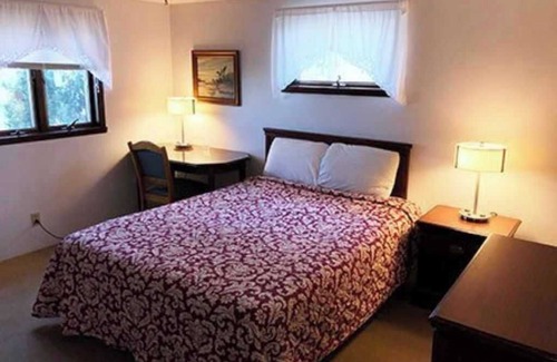 Huron House | House #133 Cozy 3 bedroom Family home with Spectacular views.