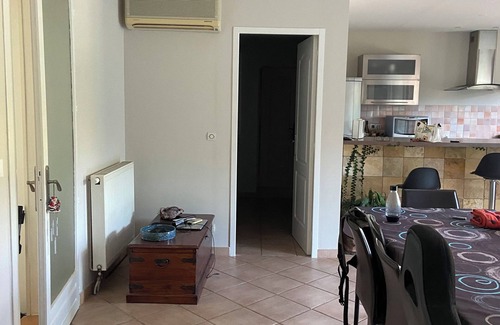 Peyrolles-en-Provence House | House 140m2. With garden, swimming pool 3 bedrooms 1 bathroom and 1 shower room.