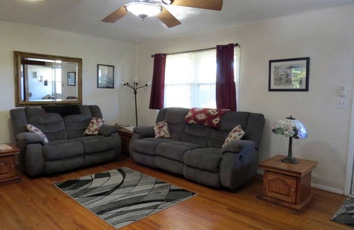 Miramiguoa Park House | House ∙ 2 bedrooms ∙ 6 guests