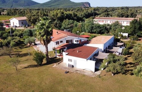 Alghero House | HOUSE 2 MINUTES FROM THE SEA SURROUNDED BY NATURE, WITH SWIMMING POOL AND HOT TUB