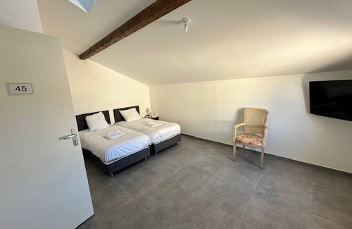 Satolas-et-Bonce Apartment | House 40 With 5 Bedrooms Lechaffardcom