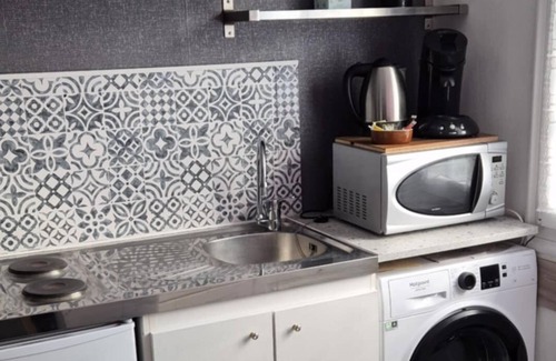 Orvault House | House 42 m² equipped, pets welcome, 48 €/night, max stay 14 nights.