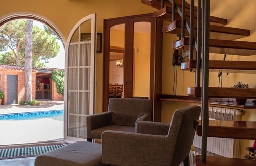 Mas Carbo Villa | House a la Muntanya on the Edge of la Platja