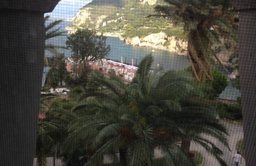 Vico Equense Apartment | House at the castle pool and beach