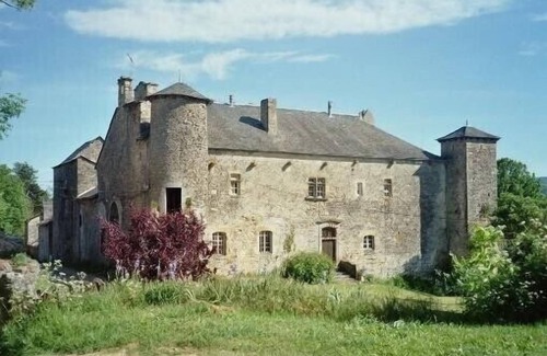 Buzeins House | House: barn facing a castle in unspoilt countryside