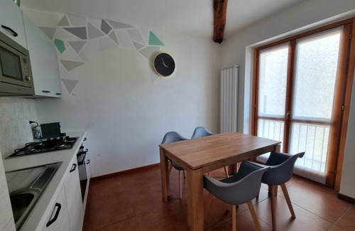 Barzio Apartment | House Barzio - Appartamento Moderno in Centro a Barzio -