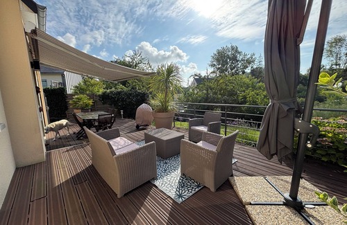 Jullouville House | House between land and sea