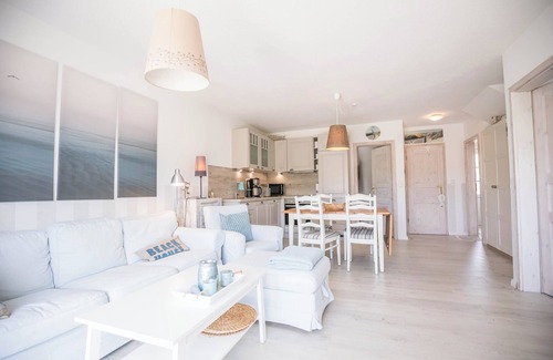 Busum Apartment | House by the pond apartment Happy! Fantastic apartment, directly on the pond.