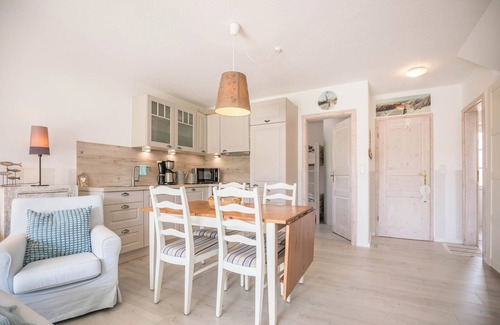 Busum Apartment | House by the pond apartment Happy! Fantastic apartment, directly on the pond.
